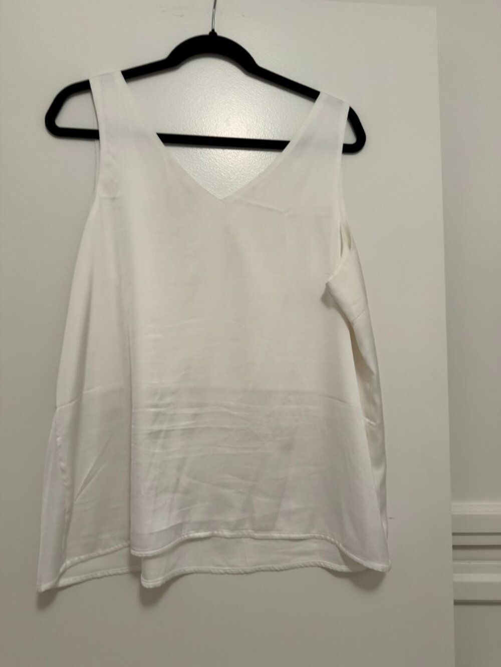 Silky Satin Cream Colored Sleeveless V-Neck Top XL